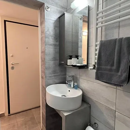 Urban 25sqm Studio With Backyard In Exarcheia * Αθήνα