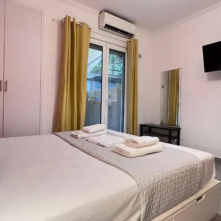 Apartment Urban 25sqm Studio With Backyard In Exarcheia